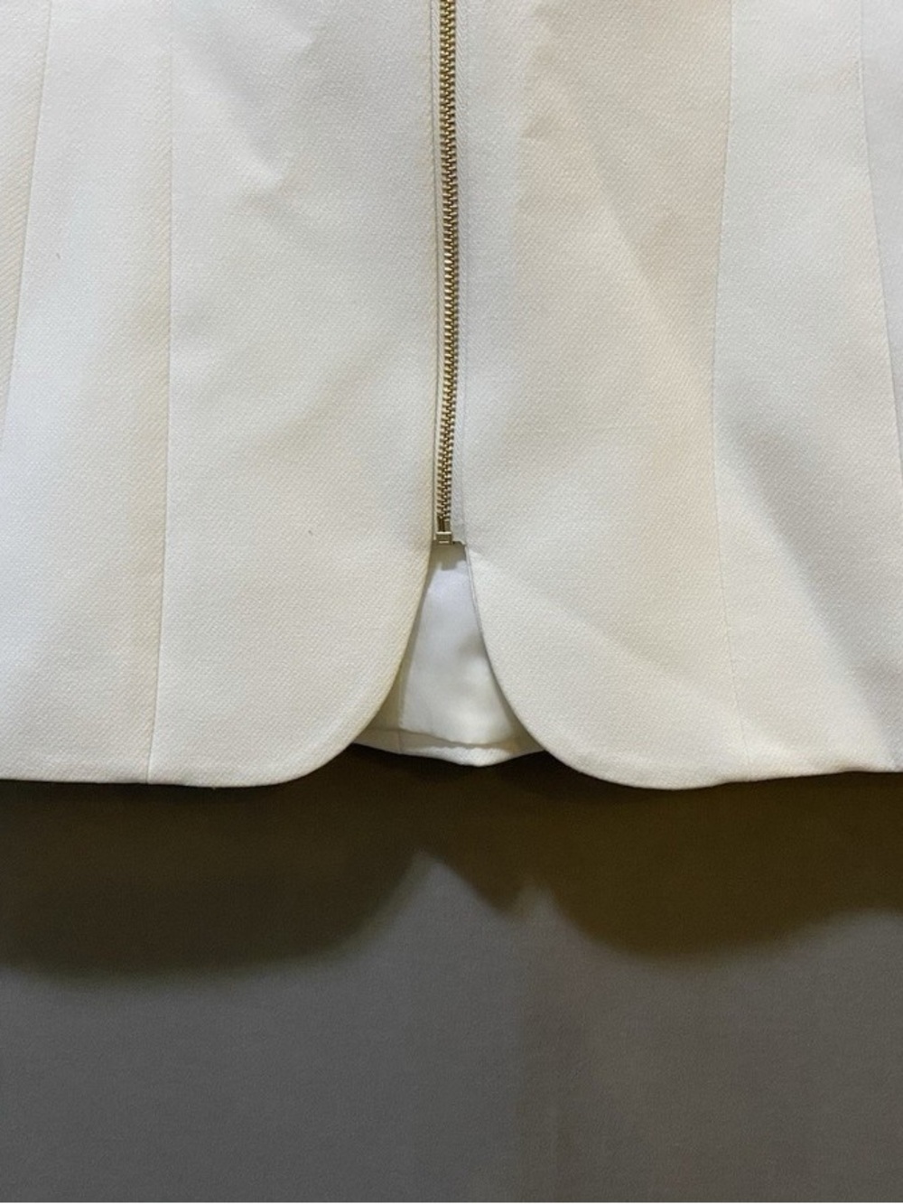 Zara Cream Zip-Front Sleeveless Peplum Top - Picture 8 of 9